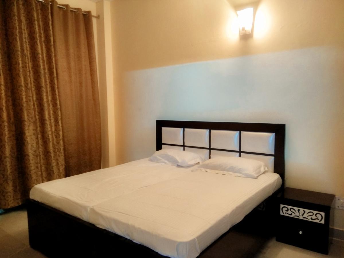 The Desire Hostel New Delhi Eksteriør billede