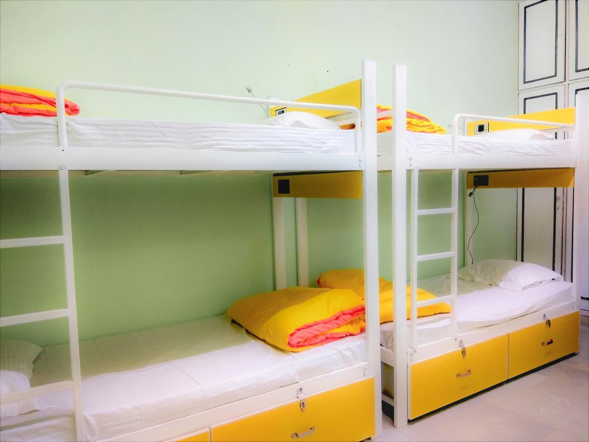 The Desire Hostel New Delhi Eksteriør billede