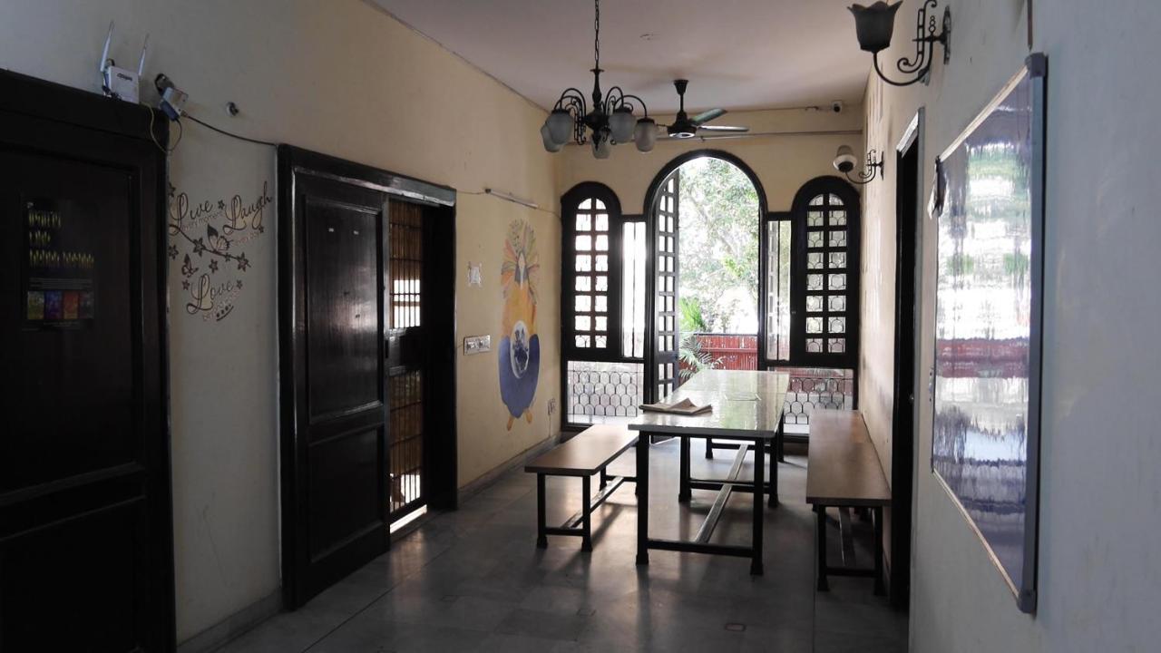 The Desire Hostel New Delhi Eksteriør billede