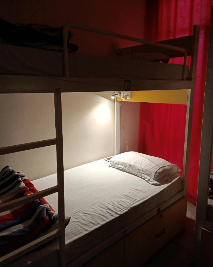 The Desire Hostel New Delhi Eksteriør billede